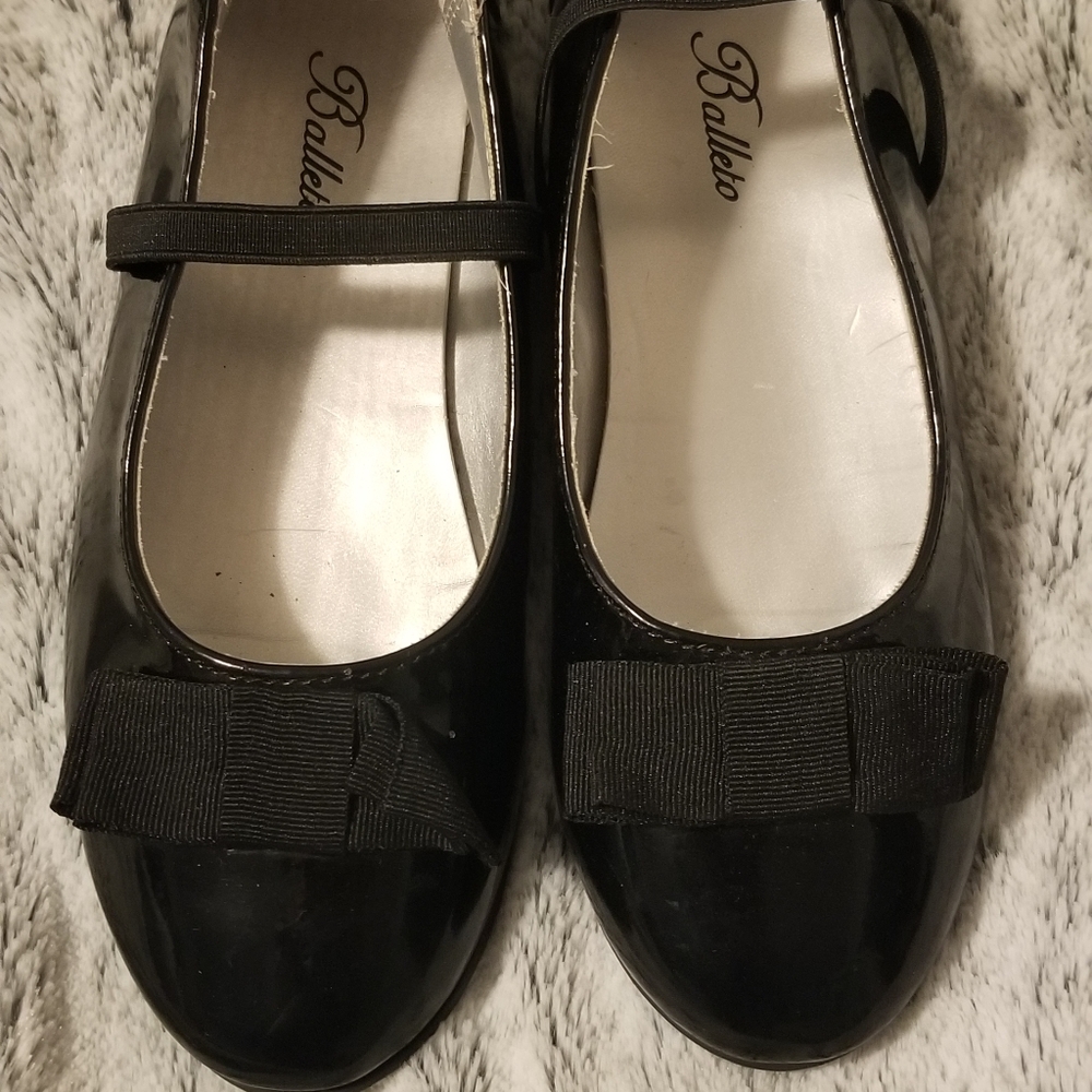 Balleto Samantha Girls Flats, 2.5 Wide, Shiny Black